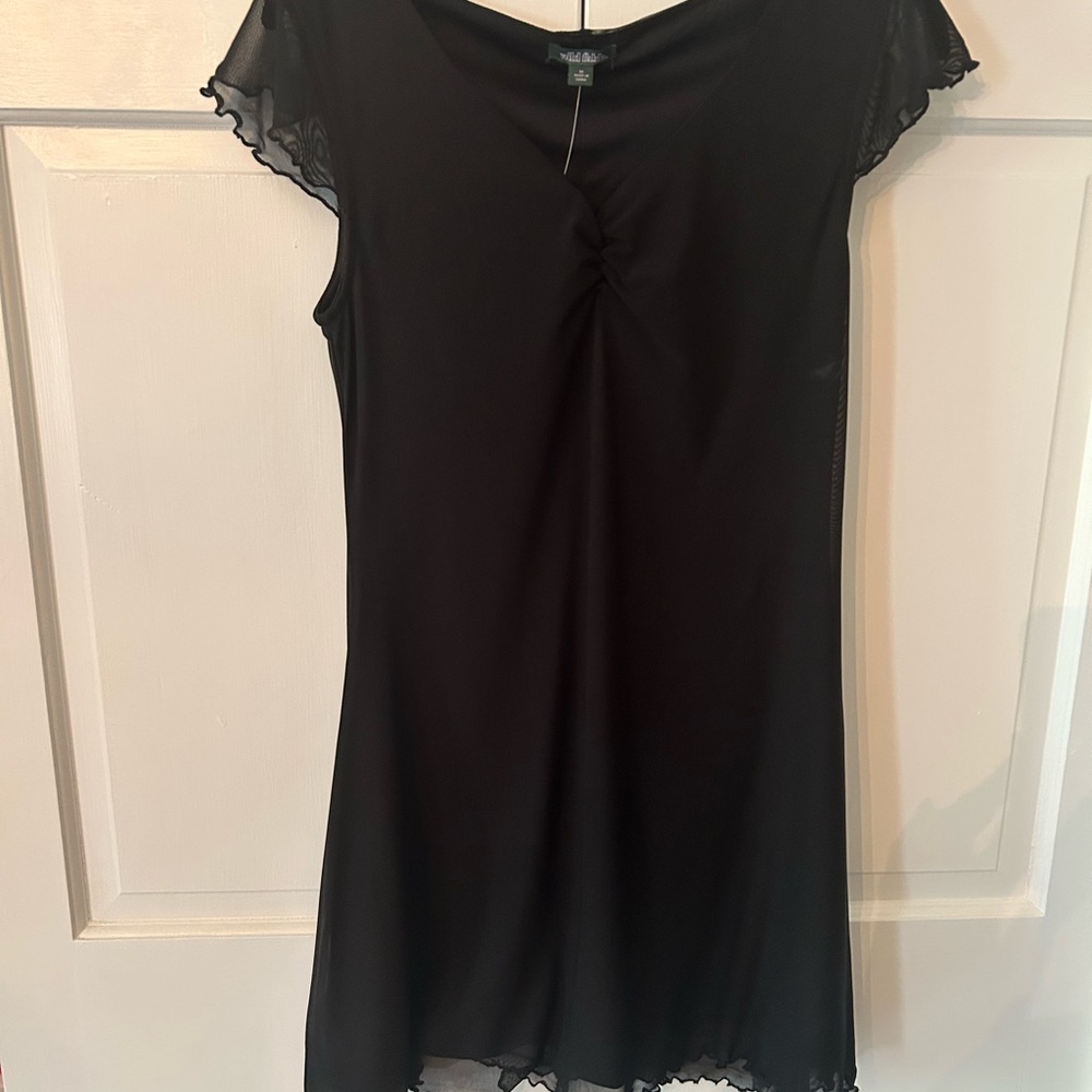 Elegant Black Dress with Lace Sleeves